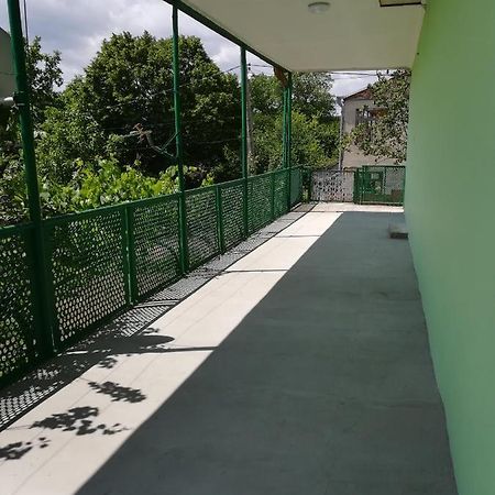Guest House Luka Manglisi Zewnętrze zdjęcie